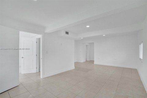 Immobilier commercial à vendre à Miami, Floride: 277.22 m2 № 1325861 - photo 26