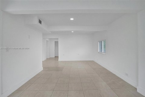 Immobilier commercial à vendre à Miami, Floride: 277.22 m2 № 1325861 - photo 25