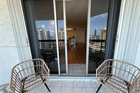 Condominio en venta en Aventura, Florida, 2 dormitorios, 125.7 m2 № 1318877 - foto 21