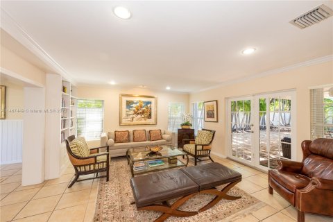 Villa ou maison à vendre à Key Biscayne, Floride: 5 chambres, 306.3 m2 № 782012 - photo 4