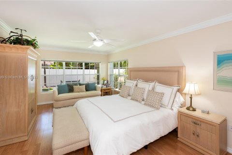Villa ou maison à vendre à Key Biscayne, Floride: 5 chambres, 306.3 m2 № 782012 - photo 12