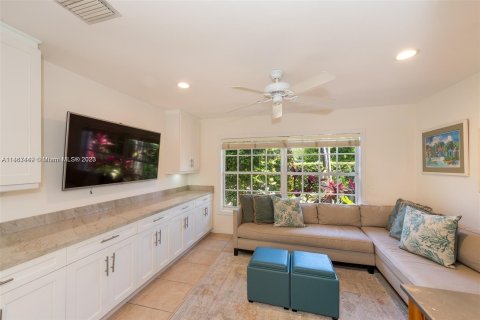 House in Key Biscayne, Florida 5 bedrooms, 306.3 sq.m. № 782012 - photo 9