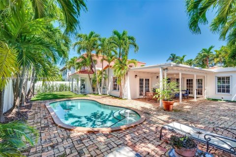 Casa en venta en Key Biscayne, Florida, 5 dormitorios, 306.3 m2 № 782012 - foto 2