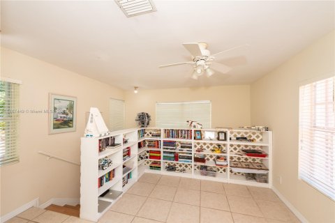 House in Key Biscayne, Florida 5 bedrooms, 306.3 sq.m. № 782012 - photo 19