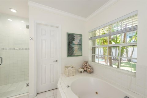 Villa ou maison à vendre à Key Biscayne, Floride: 5 chambres, 306.3 m2 № 782012 - photo 15