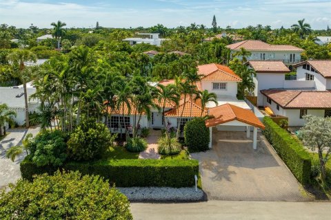 Villa ou maison à vendre à Key Biscayne, Floride: 5 chambres, 306.3 m2 № 782012 - photo 27