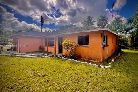 Villa ou maison à vendre à Fort Myers, Floride: 2 chambres № 1327471 - photo 8