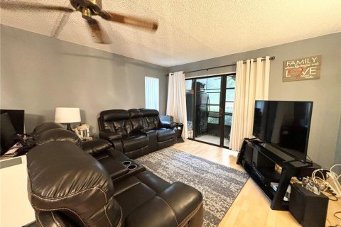 Condo in Tarpon Springs, Florida, 2 bedrooms  № 1350733 - photo 4