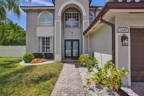 Casa en venta en Pembroke Pines, Florida, 5 dormitorios, 297.75 m2 № 1221767 - foto 6