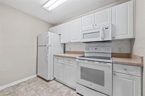 Copropriété à vendre à Tampa, Floride: 2 chambres, 100.61 m2 № 1378478 - photo 11