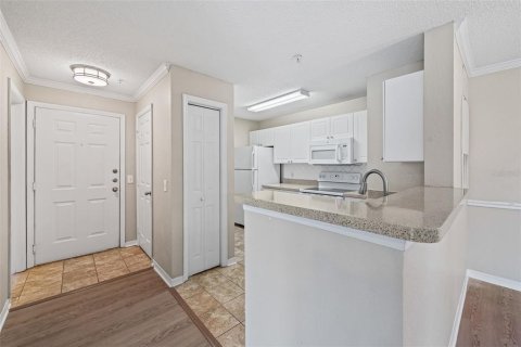 Condo in Tampa, Florida, 2 bedrooms  № 1378478 - photo 13