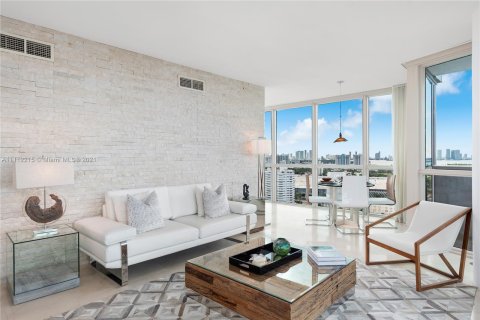 Apartamento en alquiler en Miami Beach, Florida, 2 dormitorios, 111.3 m2 № 25956 - foto 15