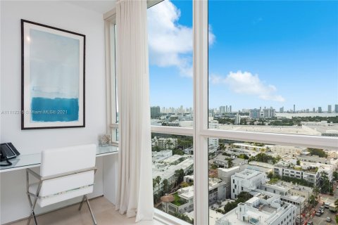 Apartamento en alquiler en Miami Beach, Florida, 2 dormitorios, 111.3 m2 № 25956 - foto 18