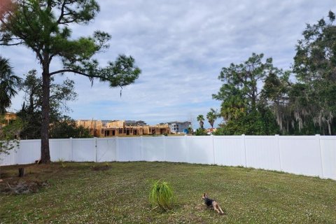 House in North Port, Florida 4 bedrooms, 220.92 sq.m. № 1145085 - photo 8