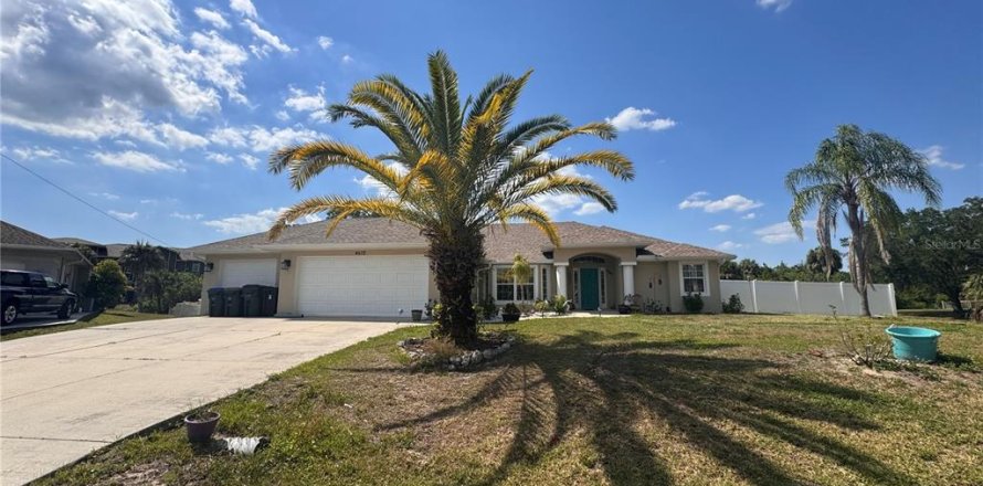 House in North Port, Florida 4 bedrooms, 220.92 sq.m. № 1145085