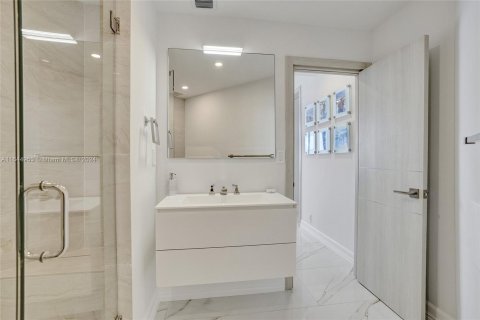 Condo in Aventura, Florida, 3 bedrooms  № 1327895 - photo 16