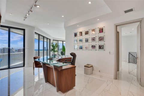 Condo in Aventura, Florida, 3 bedrooms  № 1327895 - photo 13