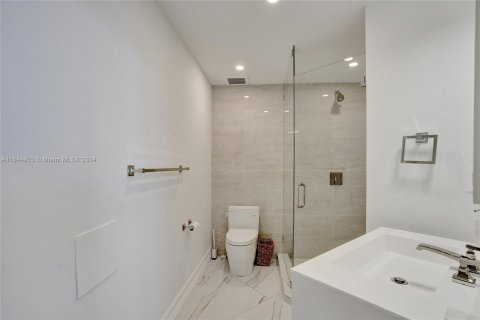 Condo in Aventura, Florida, 3 bedrooms  № 1327895 - photo 15