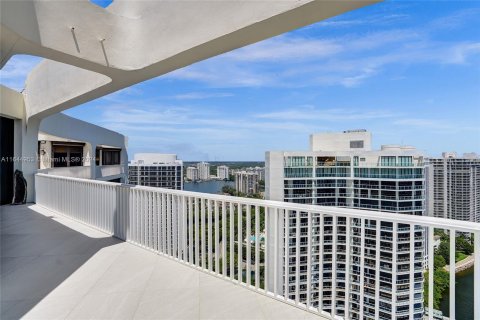 Copropriété à vendre à Aventura, Floride: 3 chambres, 393.16 m2 № 1327895 - photo 19