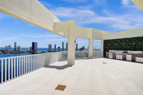 Condominio en venta en Aventura, Florida, 3 dormitorios, 393.16 m2 № 1327895 - foto 20