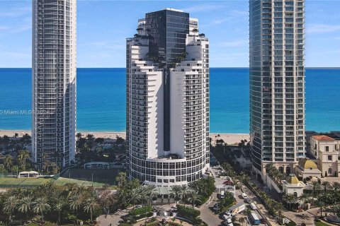 Studio in the Condo in Sunny Isles Beach, Florida  № 1327896 - photo 1