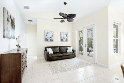 House in Wellington, Florida 4 bedrooms, 223.06 sq.m. № 1118010 - photo 11