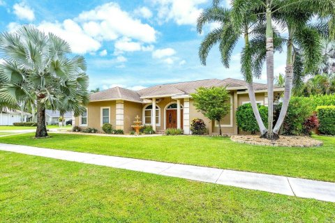 House in Wellington, Florida 4 bedrooms, 223.06 sq.m. № 1118010 - photo 13