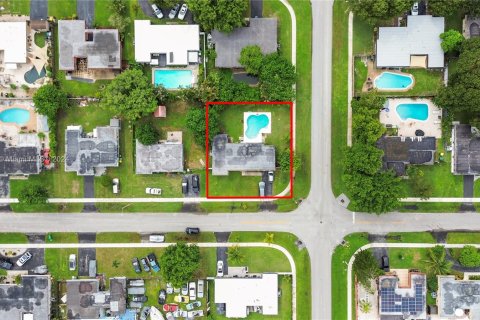 Villa ou maison à vendre à Tamarac, Floride: 3 chambres, 121.52 m2 № 1381744 - photo 25