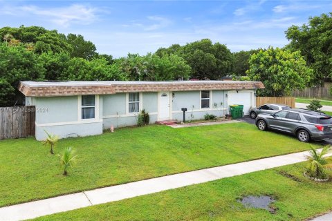 Villa ou maison à vendre à Tamarac, Floride: 3 chambres, 121.52 m2 № 1381744 - photo 27