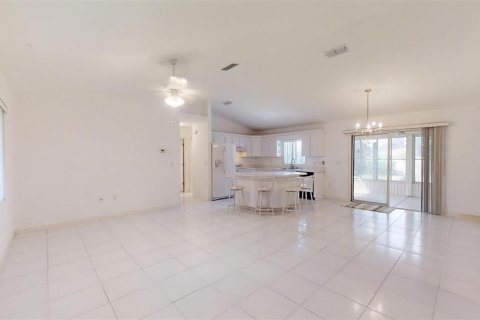 Villa ou maison à vendre à Summerfield, Floride: 2 chambres, 115.94 m2 № 1342639 - photo 5