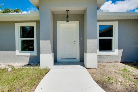 House in Port Charlotte, Florida 3 bedrooms, 123.47 sq.m. № 1342676 - photo 3