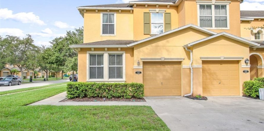 Townhouse in New Smyrna Beach, Florida 4 bedrooms, 152.55 sq.m. № 1361296