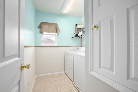 Townhouse in New Smyrna Beach, Florida 4 bedrooms, 152.55 sq.m. № 1361296 - photo 29