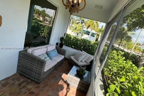 Villa ou maison à vendre à Hollywood, Floride: 2 chambres, 72.74 m2 № 1206995 - photo 18
