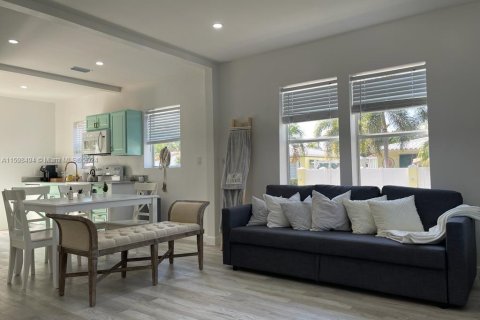 Villa ou maison à vendre à Hollywood, Floride: 2 chambres, 72.74 m2 № 1206995 - photo 3