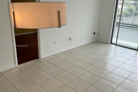 Condominio en alquiler en North Miami Beach, Florida, 1 dormitorio, 75.44 m2 № 1370616 - foto 5