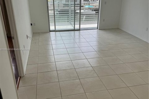 Copropriété à louer à North Miami Beach, Floride: 1 chambre, 75.44 m2 № 1370616 - photo 4