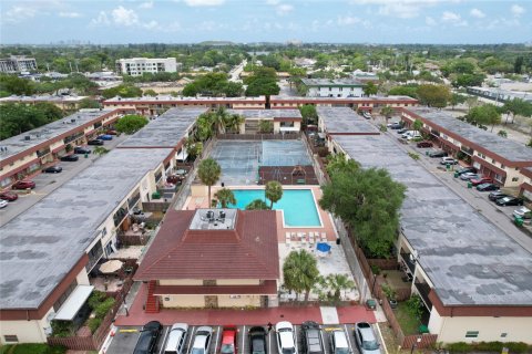 Condominio en venta en Davie, Florida, 2 dormitorios, 121.33 m2 № 970538 - foto 28