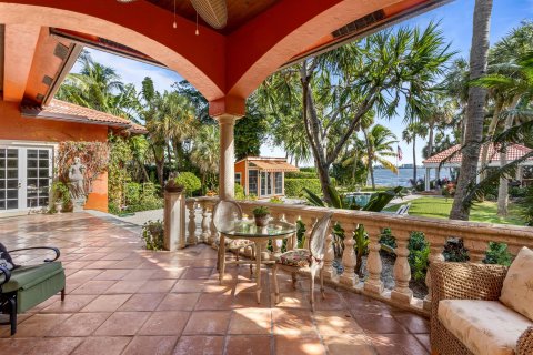Villa ou maison à vendre à Lake Worth, Floride: 4 chambres, 307.69 m2 № 837677 - photo 15
