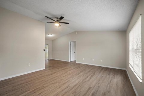 House in Kissimmee, Florida 2 bedrooms, 94.2 sq.m. № 1336584 - photo 6