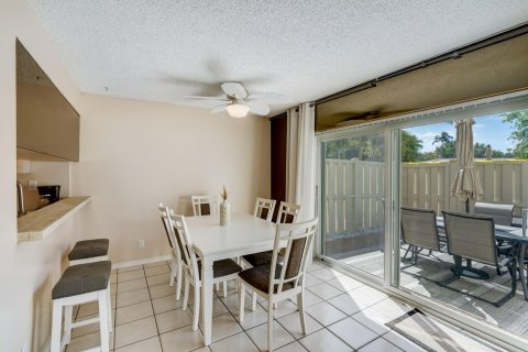 Townhouse in Lauderdale-by-the-Sea, Florida 2 bedrooms, 139.35 sq.m. № 1129256 - photo 28