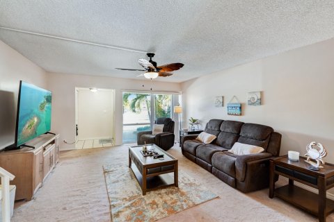 Townhouse in Lauderdale-by-the-Sea, Florida 2 bedrooms, 139.35 sq.m. № 1129256 - photo 29