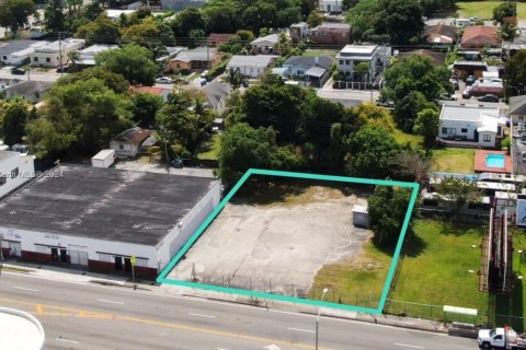 Propiedad comercial en venta en Miami, Florida № 1095030 - foto 5