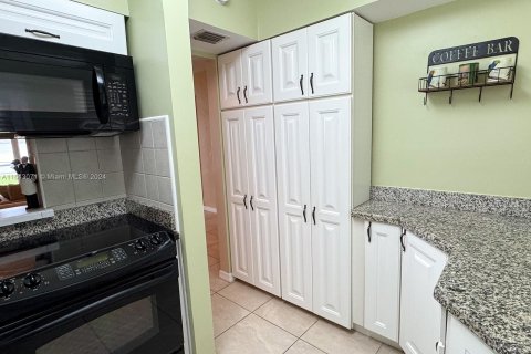 Copropriété à vendre à Aventura, Floride: 1 chambre, 71.35 m2 № 1321677 - photo 12