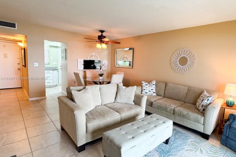 Copropriété à vendre à Aventura, Floride: 1 chambre, 71.35 m2 № 1321677 - photo 6