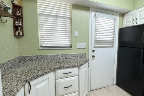 Copropriété à vendre à Aventura, Floride: 1 chambre, 71.35 m2 № 1321677 - photo 11