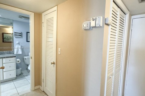 Copropriété à vendre à Aventura, Floride: 1 chambre, 71.35 m2 № 1321677 - photo 15