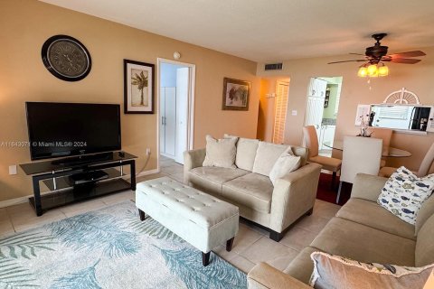 Condo in Aventura, Florida, 1 bedroom  № 1321677 - photo 5