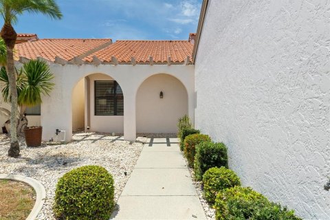 Villa ou maison à vendre à Punta Gorda, Floride: 2 chambres, 151.9 m2 № 1211070 - photo 2