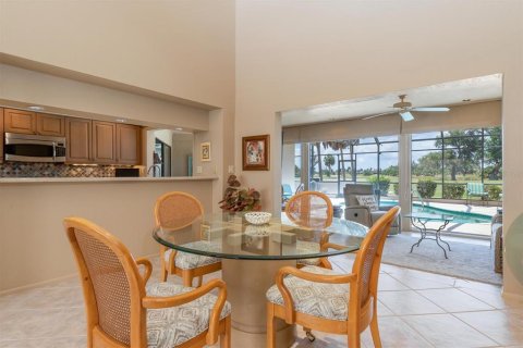 Villa ou maison à vendre à Punta Gorda, Floride: 2 chambres, 151.9 m2 № 1211070 - photo 11